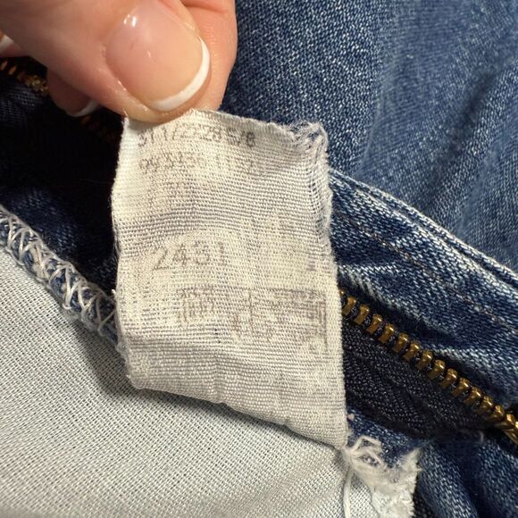 VINTAGE Lee Riveted Mom Jeans Circa 1992 Med Wash, Very Soft, Tapered Leg 2/$25 - Picture 10 of 13